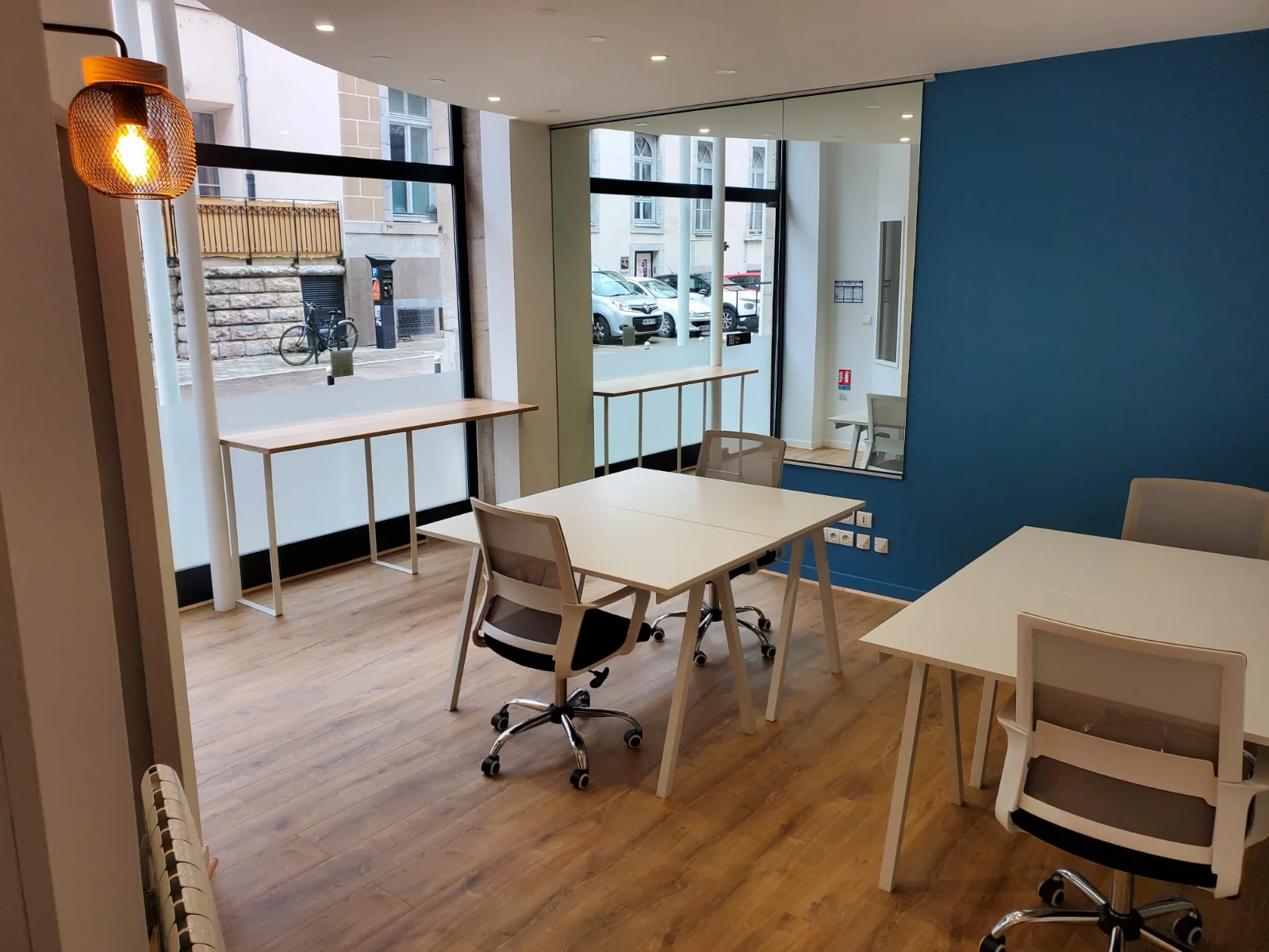 Open space de Granvelle, table bar de travail